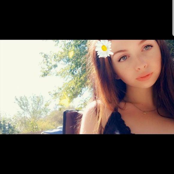 Meet your Posher, Crystal - Picture 1 of 1